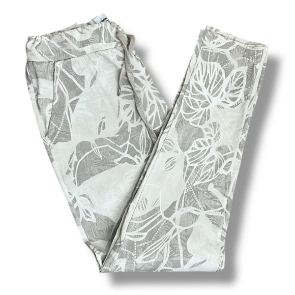 Nina Kindosa Paris Women Pull On Chali Pants Size M? Tropical Camo Print Neutral - Picture 1 of 16